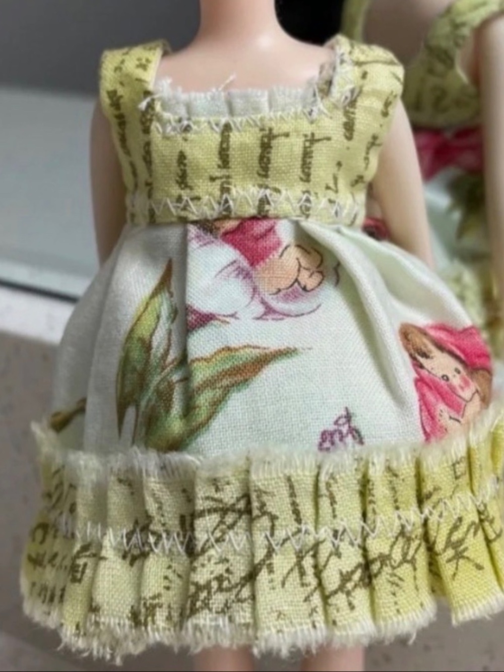 Blythe Tilt neck Licca body w/dress - Picture 3 of 3